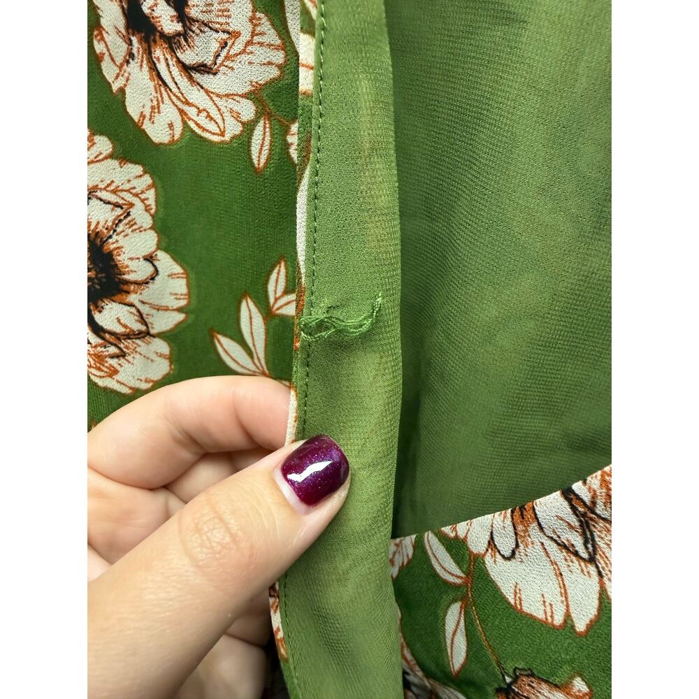 NWT‎ ASTR The Label Green Floral Pleated Sleeve Wrap Blouse Size M - Picture 8 of 10